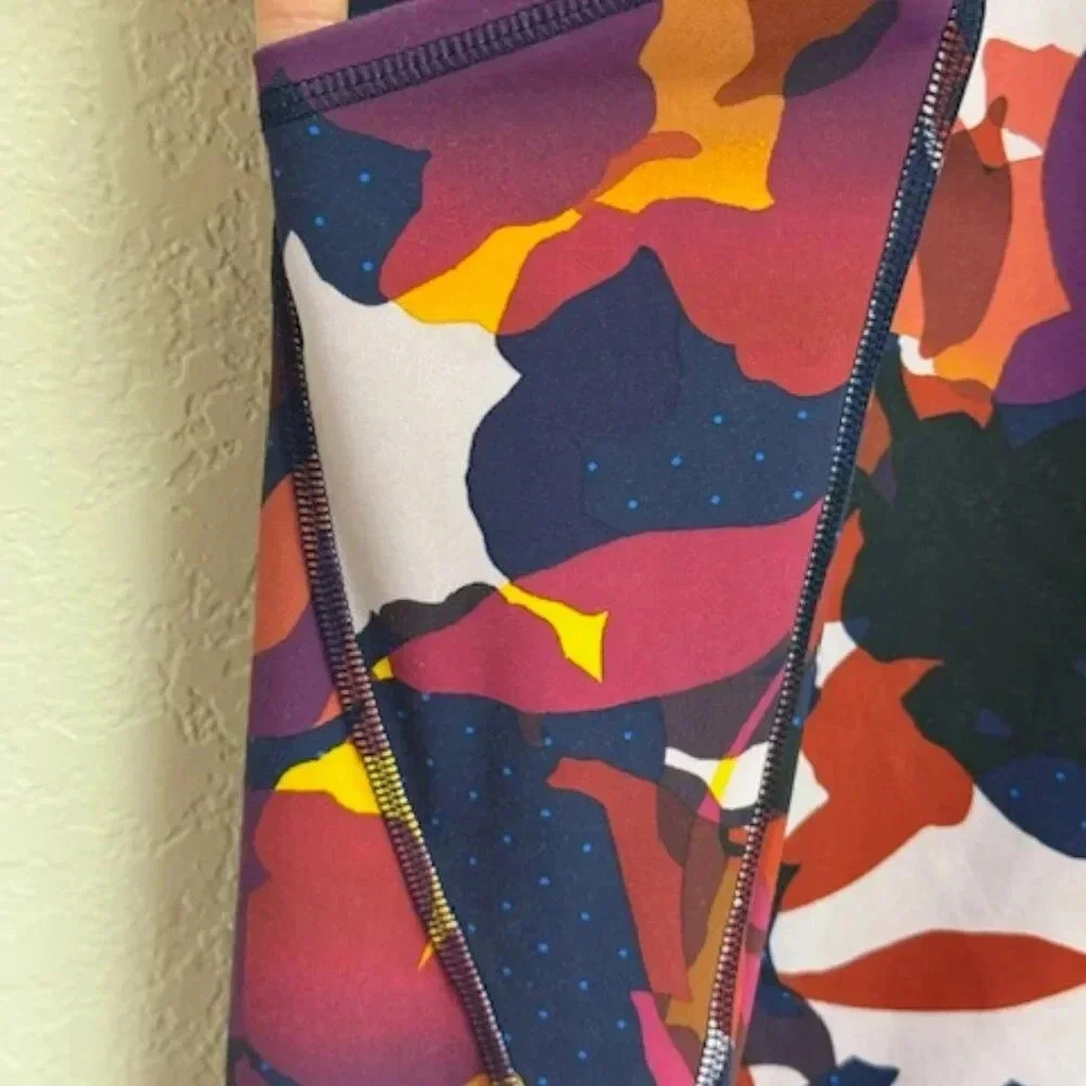 Old Navy Multicolor Workout Maternity Leggings‎ Size XXL - Picture 4 of 12